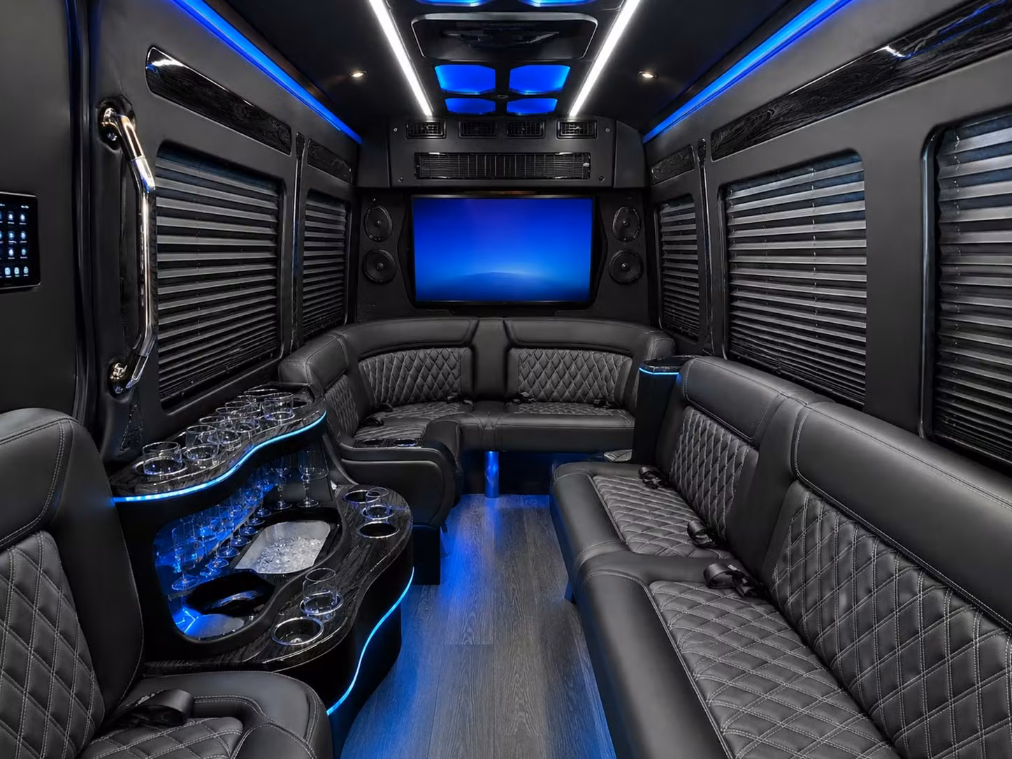 getting prom transportation in lake forest that fits your budget is possible