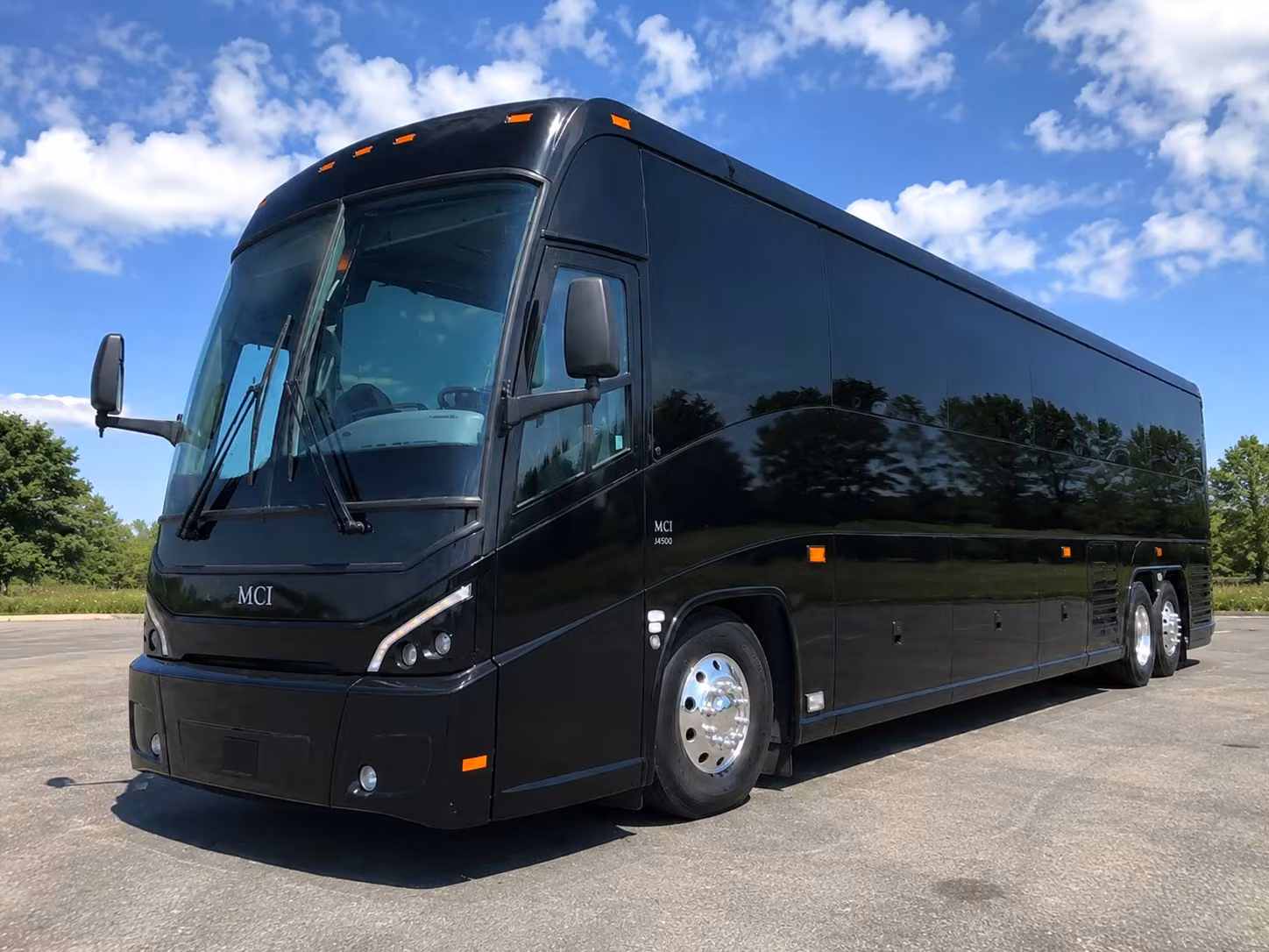 wedding guest shuttles and bridal party transportation in lake forest
